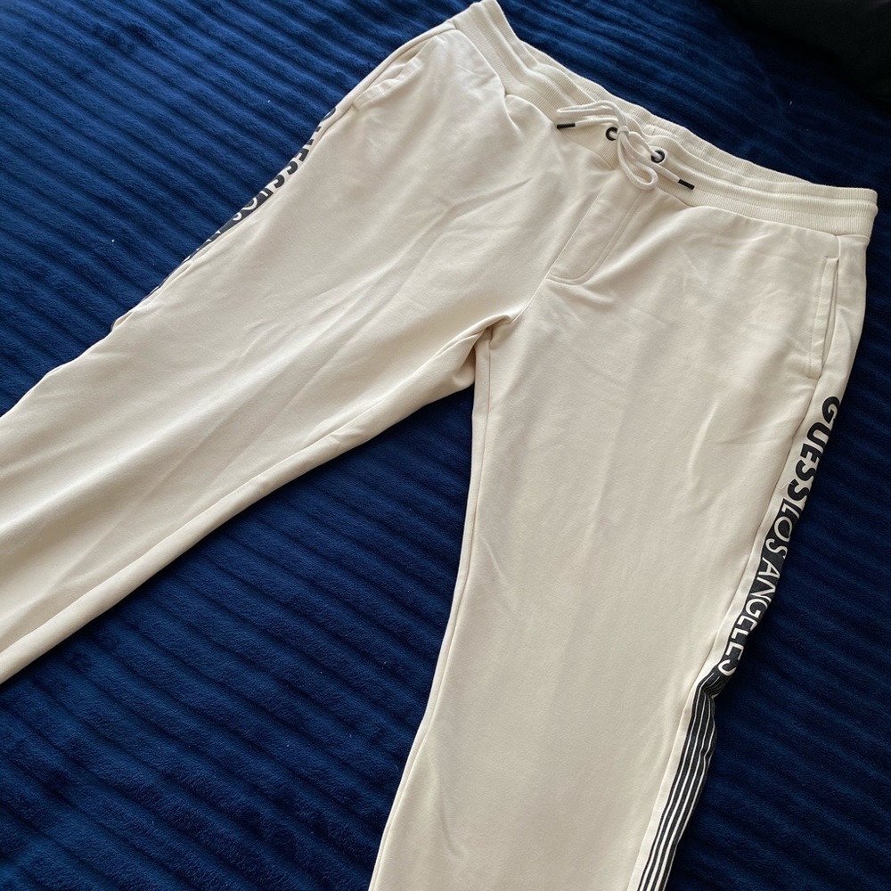 ❌ SOLD ❌ Guess LA Sweatpants - Picture 2 of 6